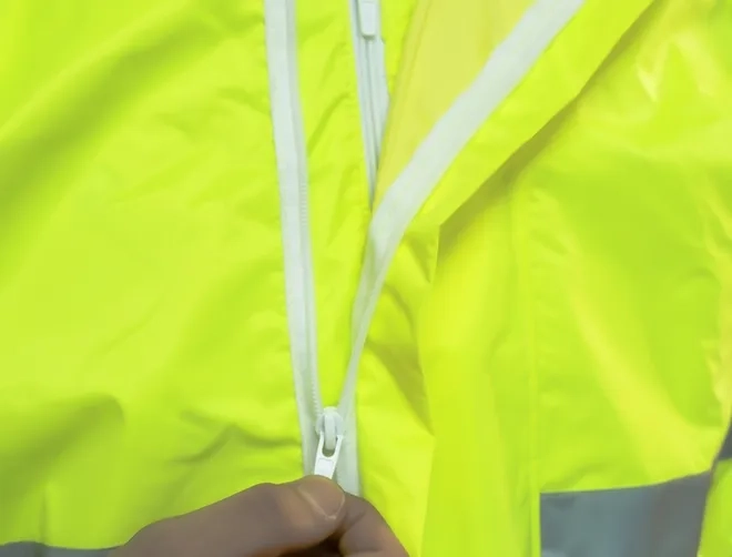 Japona Operacional Vértice Com Gola, Capuz e Refletivo em Nylon Emborrachado Impermeável, Térmica e Ventilada CA 28729