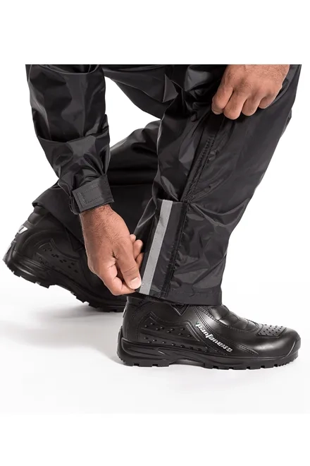 Conjunto Impermeável em Nylon Pantaneiro Preto com Gola, Bolso Interno e Refletivo CA 42187/42186