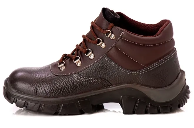 Bota Em Couro Nobuck com Bico Composite Marrom Escuro Estival CA 42553