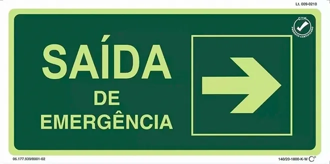 Placa de Sinalização Saída de Emergência  Direita Fotoluminescente 13x26 CM Certificada norma ABNT 16820 - SED