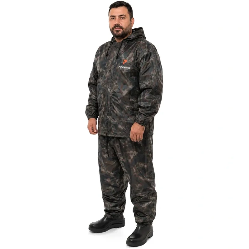 Conjunto de Chuva Nylon Pioneira 3200 Pescador Jaqueta e Calça Camuflado CA 42102 e 42104